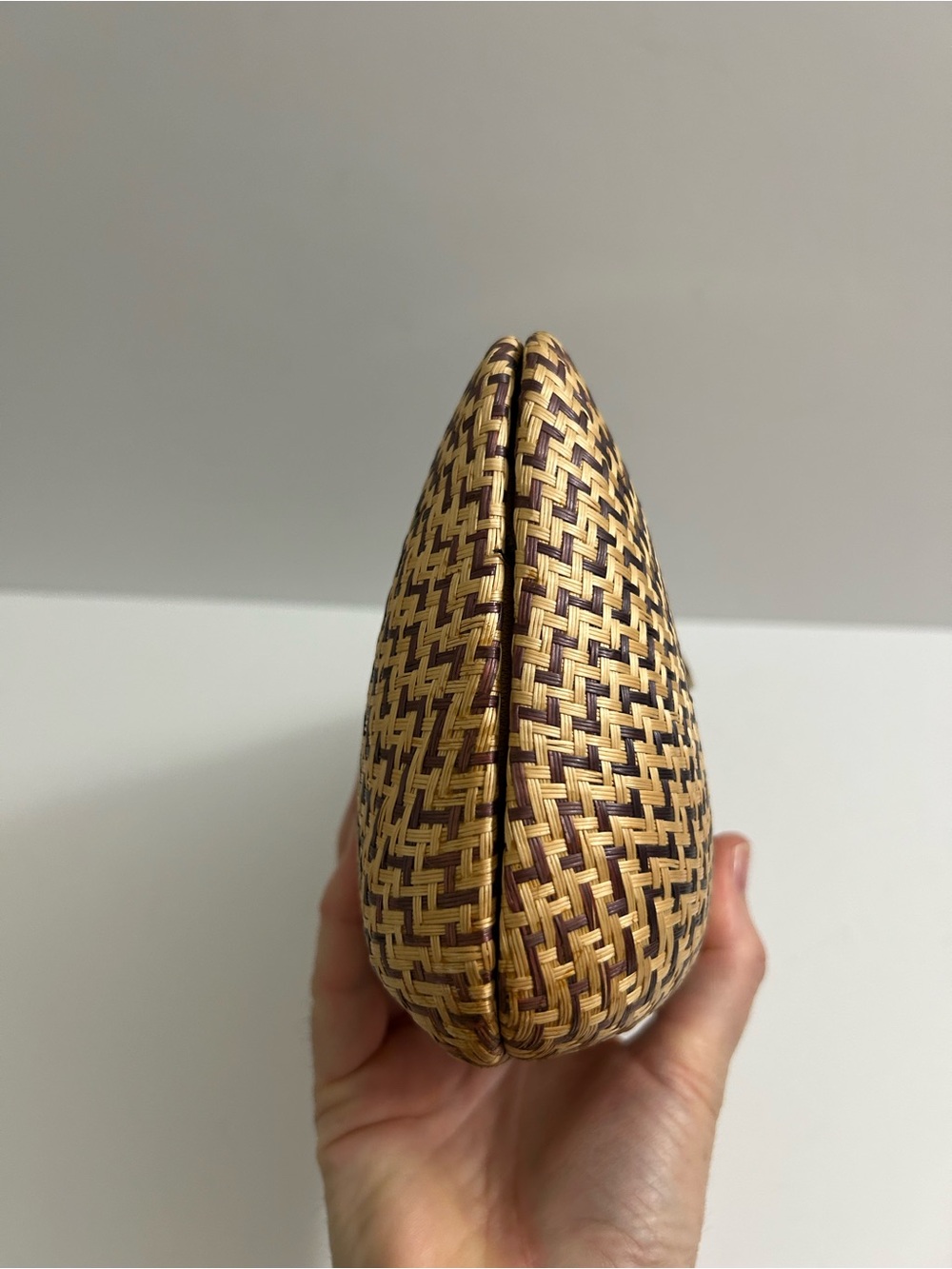 Vintage Woven Straw Clutch/Shoulder Bag in Natural and Dark Brown - Picture 5 of 12